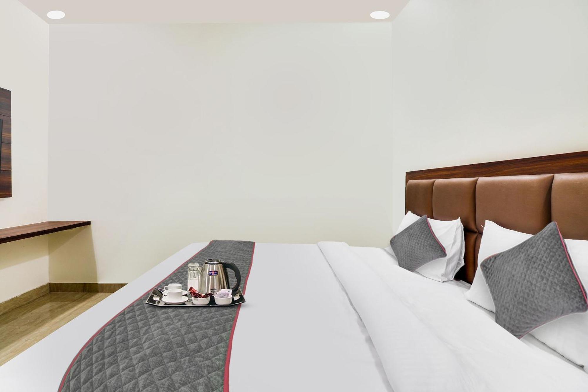 Hotel O Golden Grand Agra  Dış mekan fotoğraf